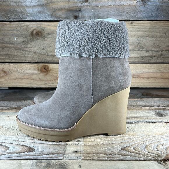 Lauren Ralph Lauren Steph Shearling-Trim Suede Bootie - Taupe - 7.5 - NWOB - Picture 1 of 10